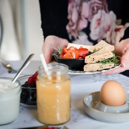 Tra I Laghi 3* Casale Corte Cerro