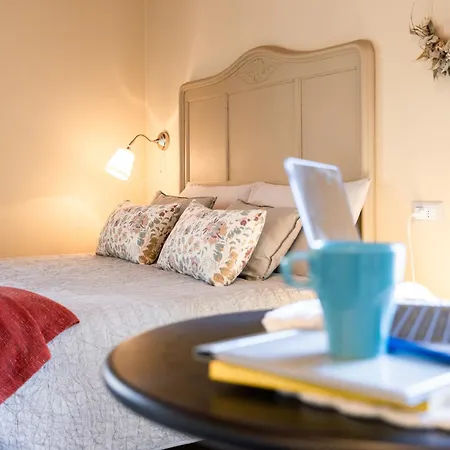 Nocleg ze śniadaniem Tra I Laghi Casale Corte Cerro