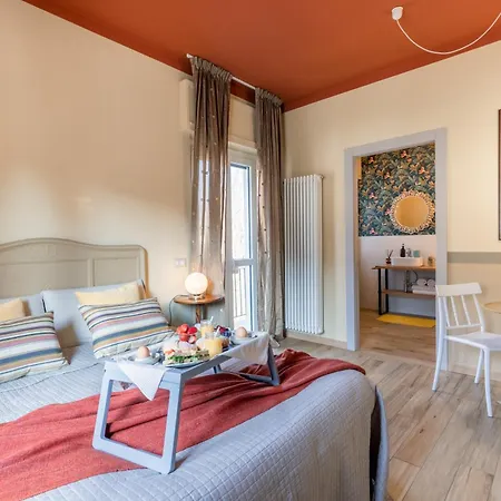 Tra I Laghi 3* Casale Corte Cerro