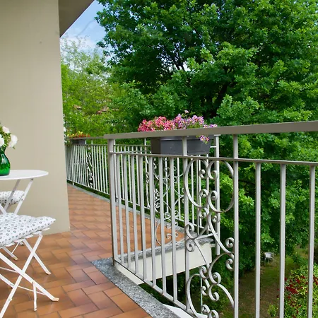 Tra I Laghi Nocleg ze śniadaniem Casale Corte Cerro