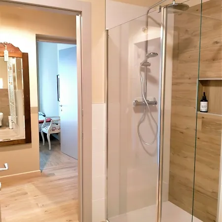 Tra I Laghi Panzió 3*