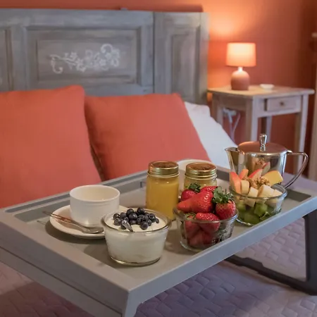 Nocleg ze śniadaniem Tra I Laghi Casale Corte Cerro