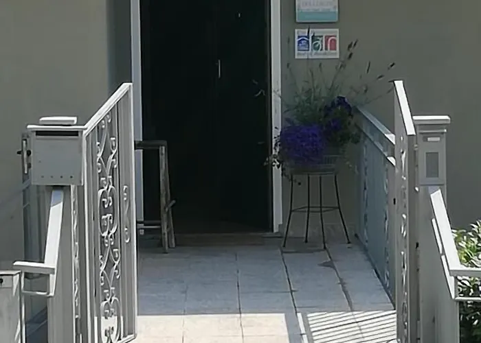 Oda ve Kahvaltı Tra I Laghi 3*