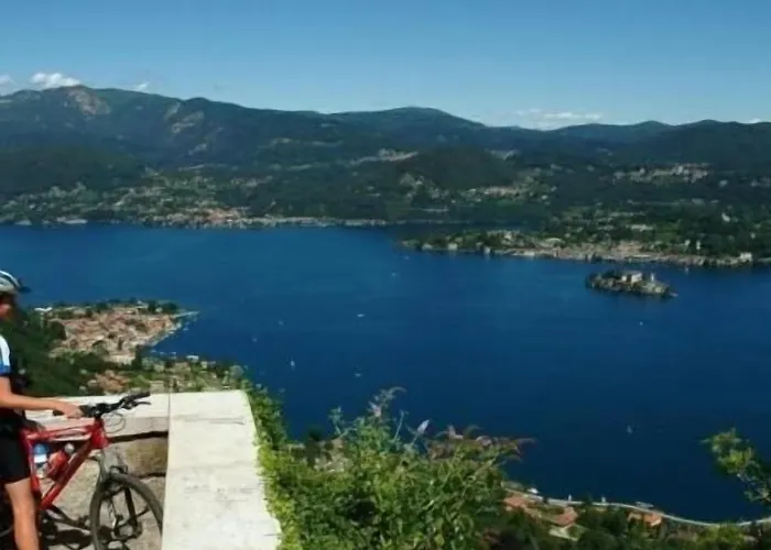 Tra I Laghi Oda ve Kahvaltı 3*